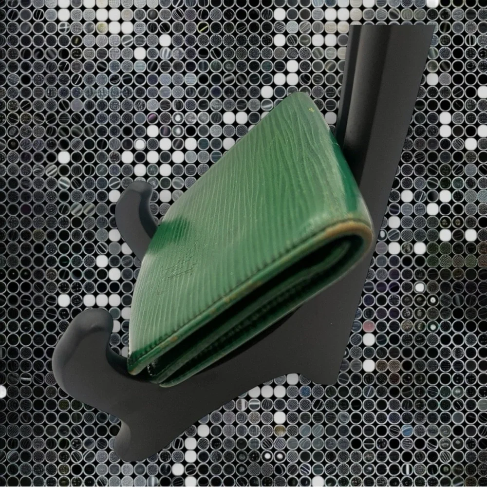 LOUIS VUITTON LV βMalletierβ Vintage Paris Green π EPI Vintage Card Holder EUC π - Picture 11 of 12